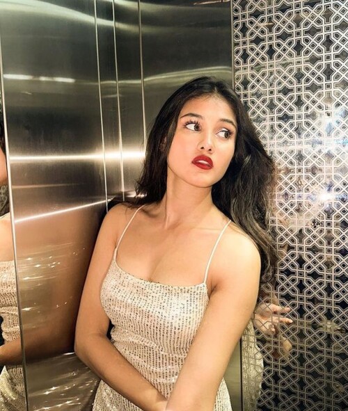 Alluring Clicks Of Aayushi Verma 10fa2bb0716d35c031