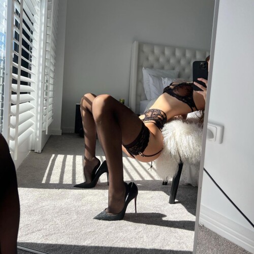 AlwaysfeelsobeautifulwhenImwearingblacklace1a288f44b27325f6e