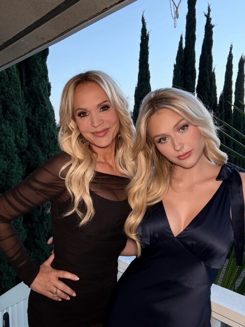 Alyvia Alyn lind and Barbara Alyn Woodsdfd83af3dd2dacf9
