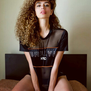 Amanda-Chrishell-37bd1e7da04993889c