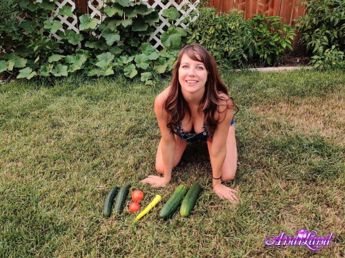 Andi-Land-Set-798-00561cea693f76f79e4.jpeg