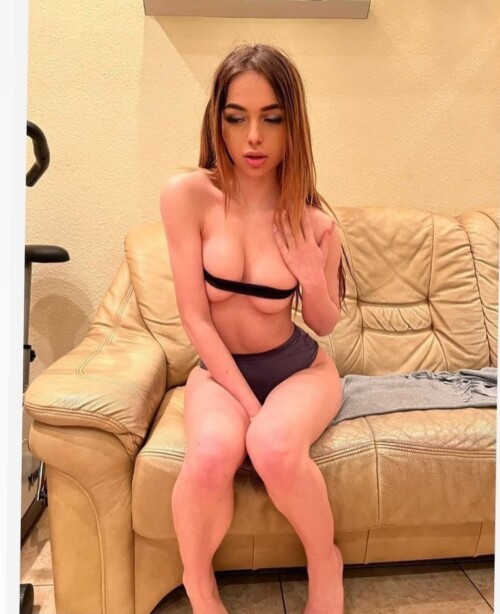 Andrea 8 zW98GnWp774b513c04fc8dd7