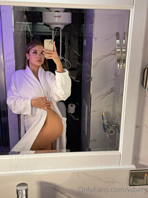 Anna Nikiforova 2285bef763904925a7b