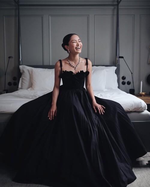 Anna Sawai R01283e6572c3f8aa343