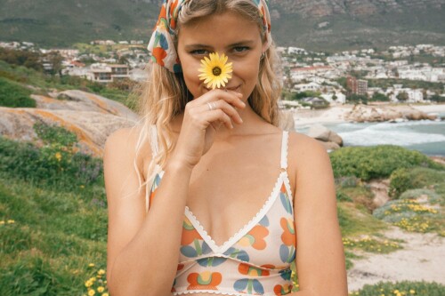 Anna Midline Frill 43 3000x