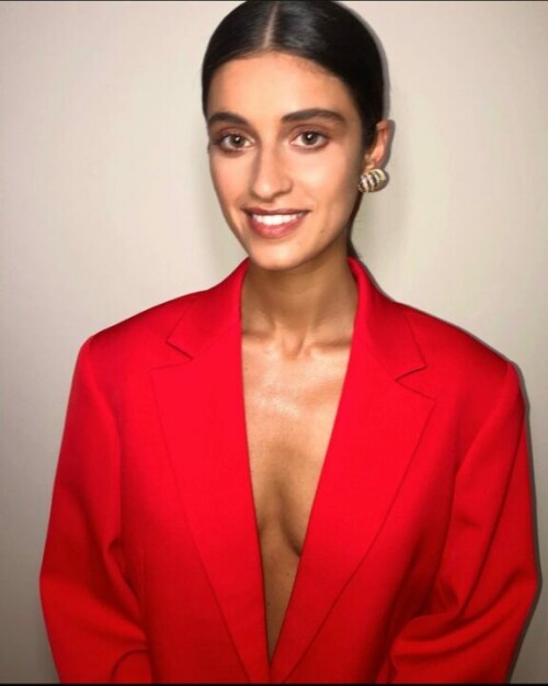 Anya Chalotra sexy 9