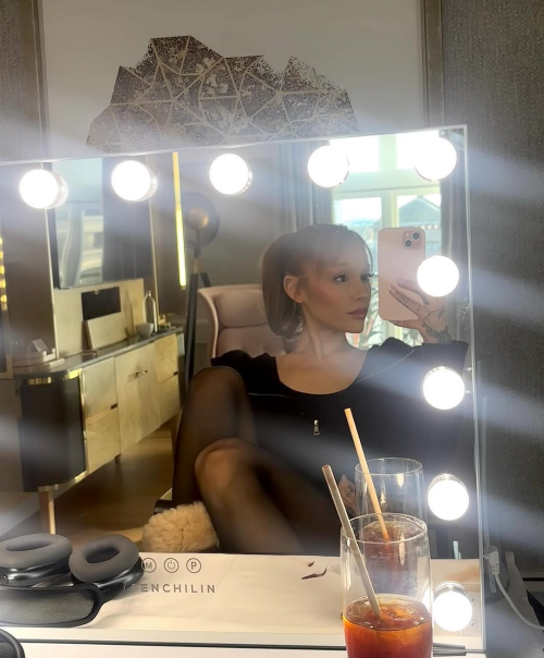 Ariana-Grande-Butera-R0599344920af1eec125