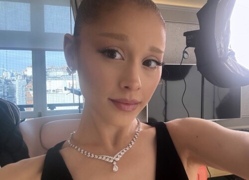 Ariana Grande Butera R063eea71fb64be650c9