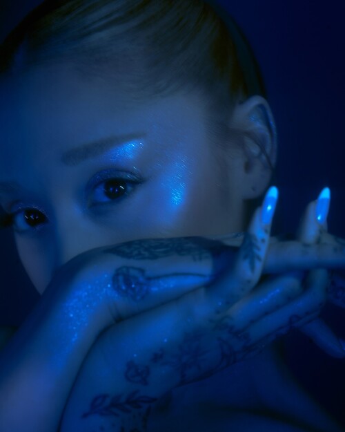 Ariana Grande Butera R06648844fc953f5a2b4