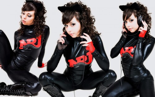 Ariel Rebel Wallpapers Pack 073