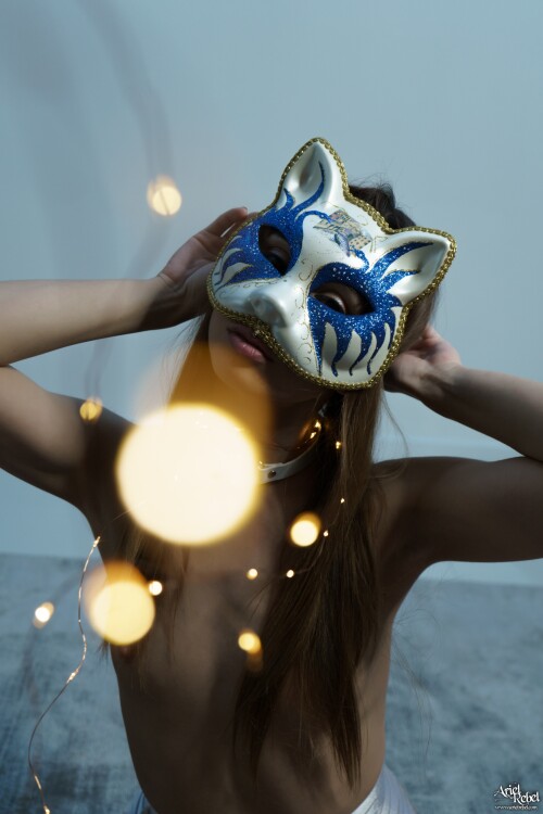 ArielRebel CatMaskBokeh 14 lgcecedebd7b29eab7