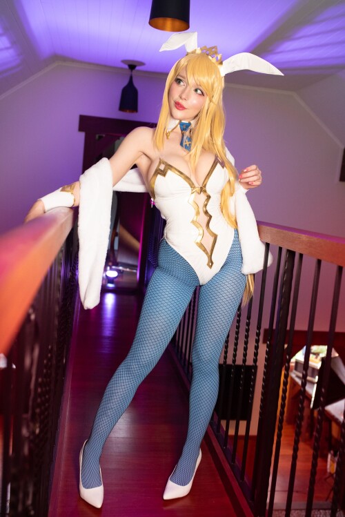 Artoria 60dec8d59c3e4a8fa