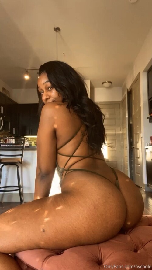 Ashli Nychole 861182e01414bb60c7