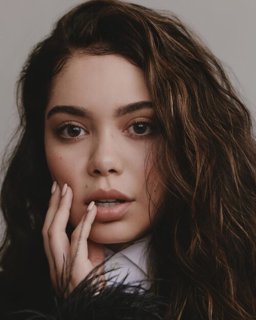 Aulii Cravalho R01053bdc61f64e181ff