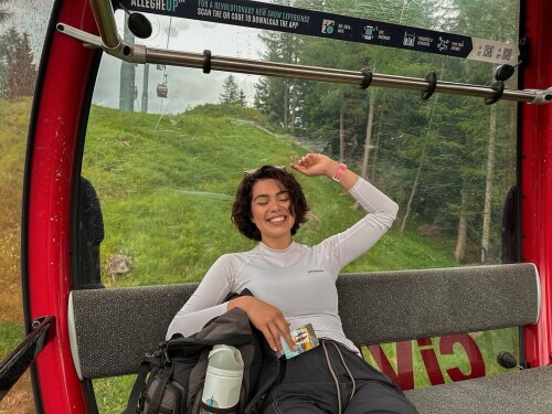 Aulii Cravalho R014f81de13a4d597094