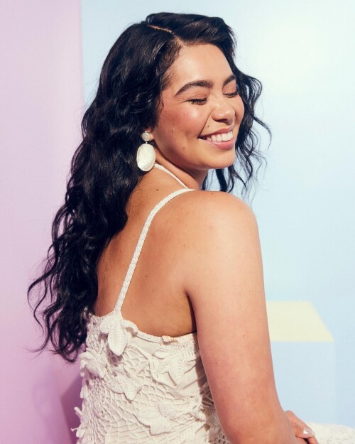 Aulii Cravalho R02637f3f069a3e88933