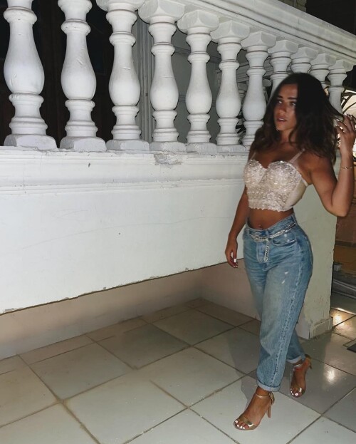 Aya Selim 69381940686d38a4e41240e