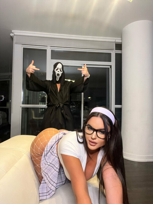 B2220C7A 83E7 4E90 A438 E81D8252ED2F