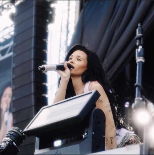 B5386B40 D627 4337 ABF4 B8574693347900e95b039c6831e4