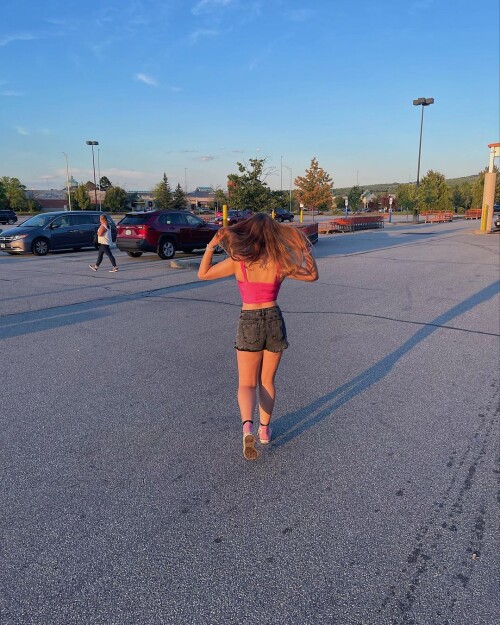 B5FE06A9 3182 4869 A4E3 AAB2CA470BEE