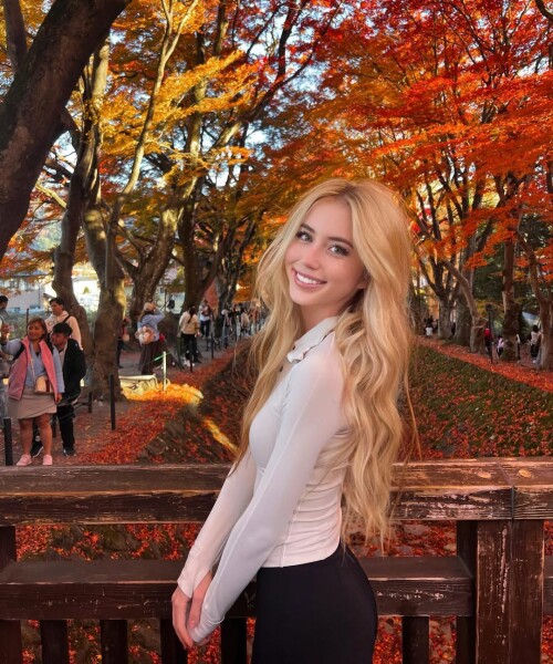 B7C09D7E E858 4BED BA8D 00DBAEF784B0eb72272f9c743531