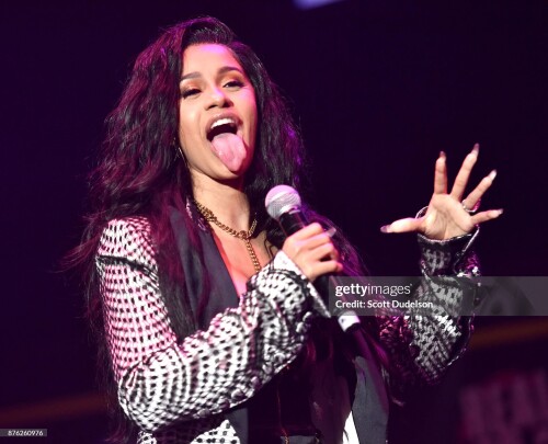 INGLEWOOD, CA - NOVEMBER 18:  Rapper Cardi B performs onstage during the Real 92.3 Real Show at The Forum on November 18, 2017 in Inglewood, California.  (Photo by Scott Dudelson/Getty Images)