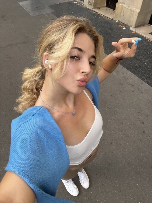 BA5C8461 76C3 4D6D 8E13 80239D0933BDacacc492788864b6