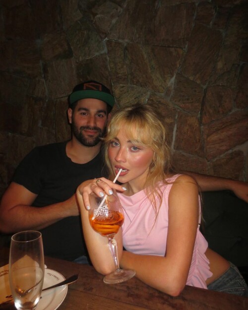 BD999875 74E1 49A4 8702 BDC49FB5E5CA