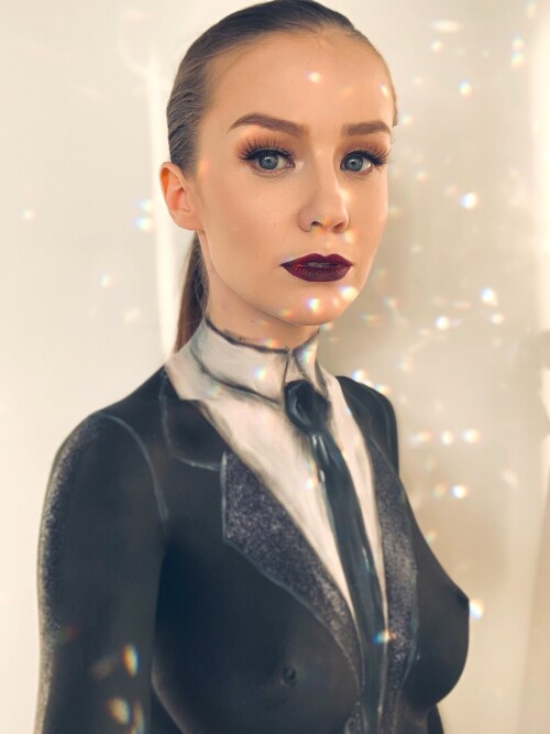 BE9AFEFA 56F6 4190 ACBB 3566C8B1C832