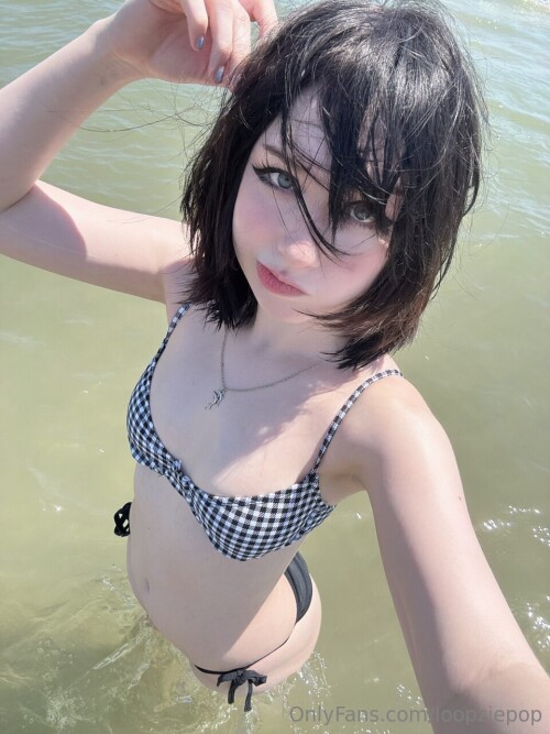 BEACH BIKINI PICS 373ad210551dd15f9