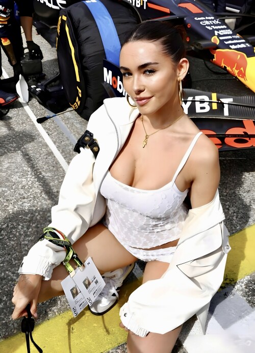 BF9353B6 C776 4C36 A910 DAB91F635C10