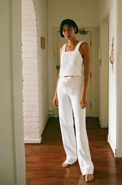 B Hallway PS Crop02 f7a96b12 233