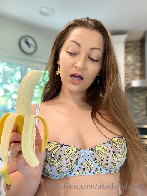 Banana 12ae074800db128328