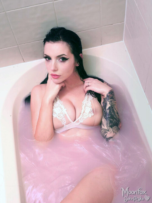 Bath 06e6bf9f77d658c3e