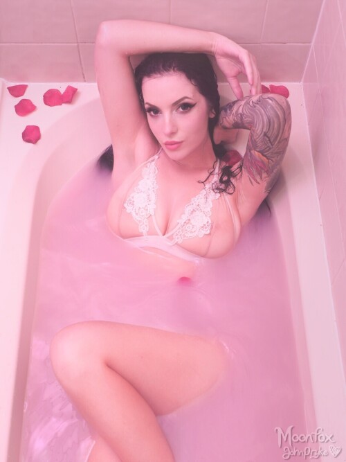 Bath 54c52a32b324e68c3