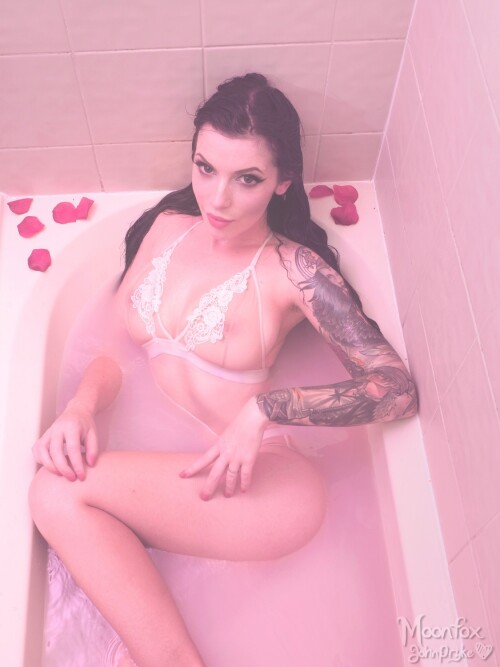 Bath 778fd84bf1b9450c0