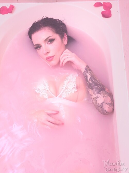 Bath 80d8b226503e6f1b4