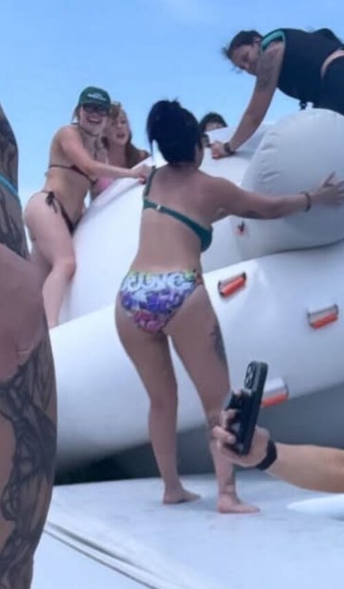 Bayley ass bikiniade3664e47333b80