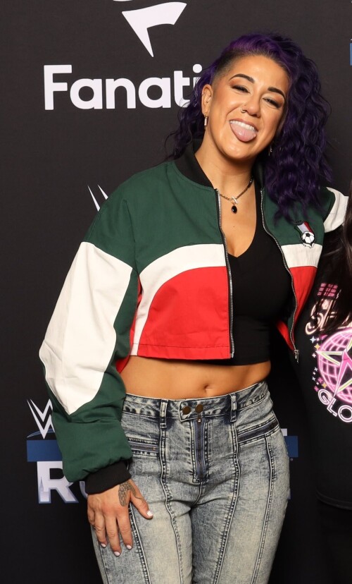 Bayley fanatics 2f461725d470e3c4e