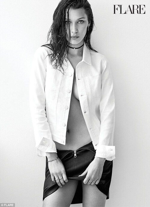 Bella Hadid Topless Sexy 4c99056f2d083b5b2