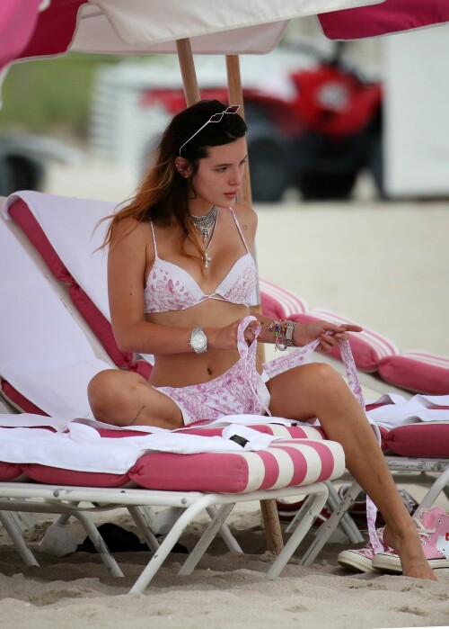 Bella Thorne 16