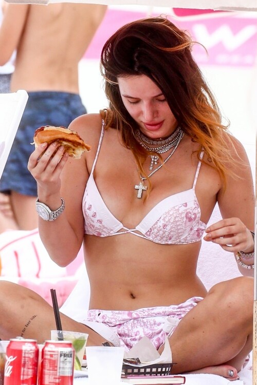 Bella Thorne 23