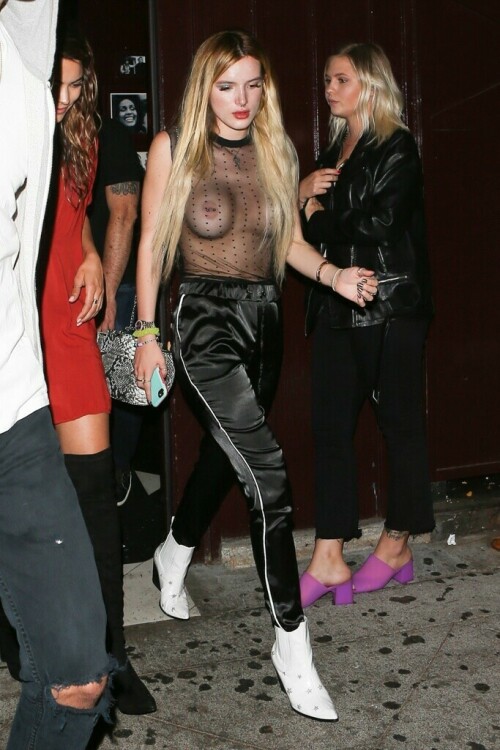 West Hollywood, CA  - *EXCLUSIVE* Bella Thorne shows a lot of skin leaving Verlane in West Hollywood,CA.Pictured: Bella ThorneBACKGRID USA 2 JUNE 2017 USA: +1 310 798 9111 / usasales@backgrid.comUK: +44 208 344 2007 / uksales@backgrid.com*UK Clients - Pictures Containing ChildrenPlease Pixelate Face Prior To Publication*