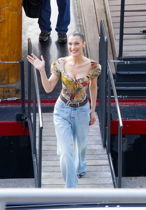 BellaHadidParis33f3b614c7cf3de33