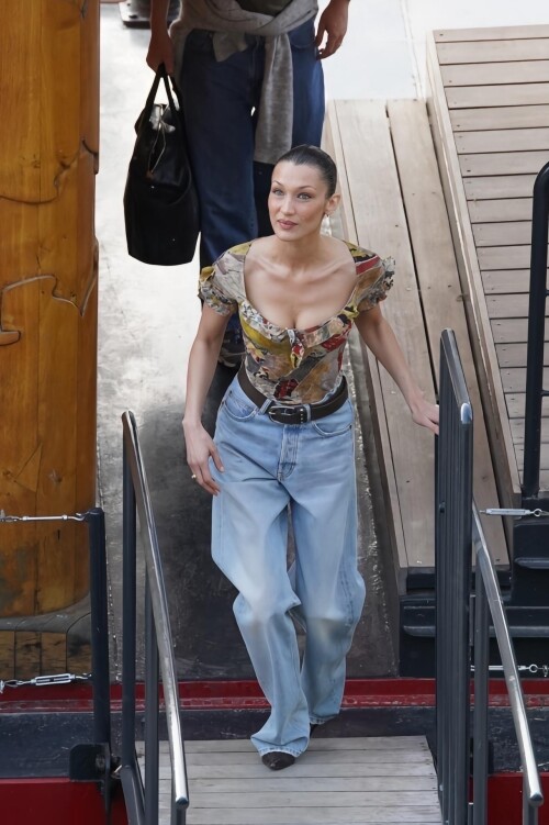 BellaHadidParis82cc42e68d12ef78a