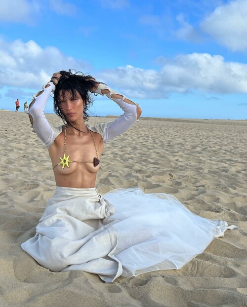 Bella Hadid ID 26