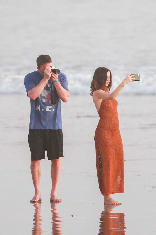 Ben Affleck Ana De Armas 1 Costa Rica 10.3.2020
