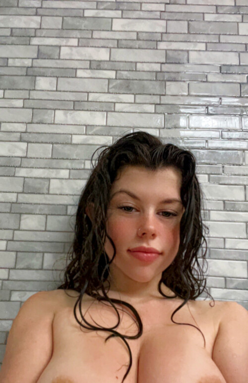 Bethany-Jade-2022-06-27_TWITTER_2DA8b3ee7e5d67c89c3