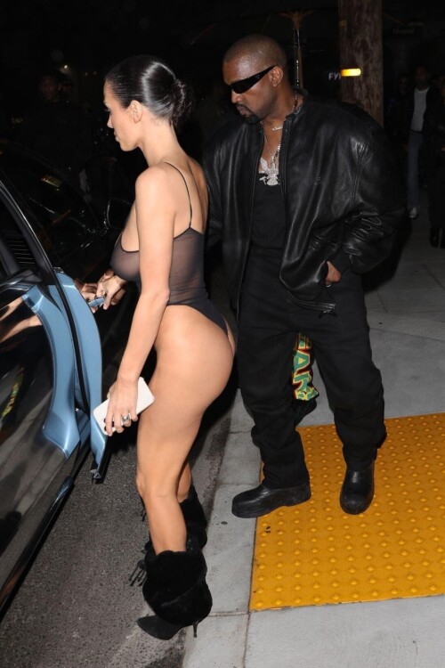 Bianca Censori 16314c51dea525e009