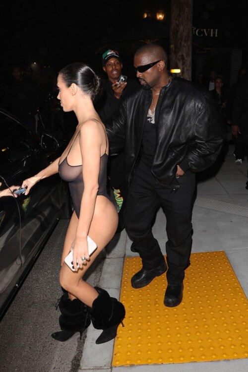 Bianca Censori 319ce39603d735192